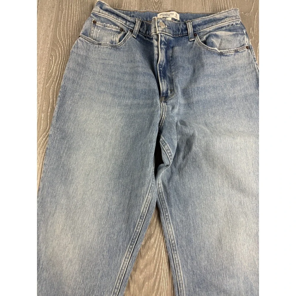 Abercrombie & Fitch 90s Straight Jeans 32/14 Side Slit Light Wash Blue Womens